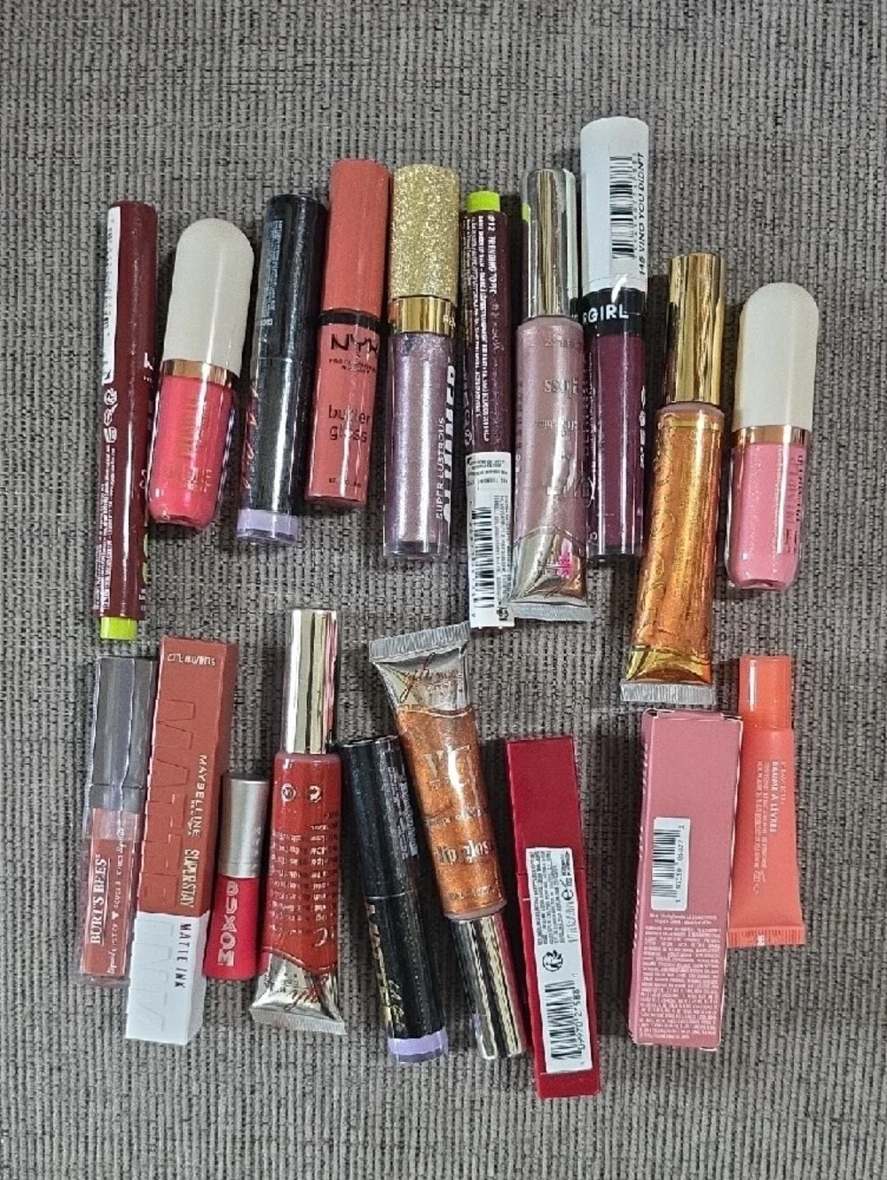 Assorted Lip Gloss & Liquid Lipstick In A Variety Of Colors And Brands, New, 20.